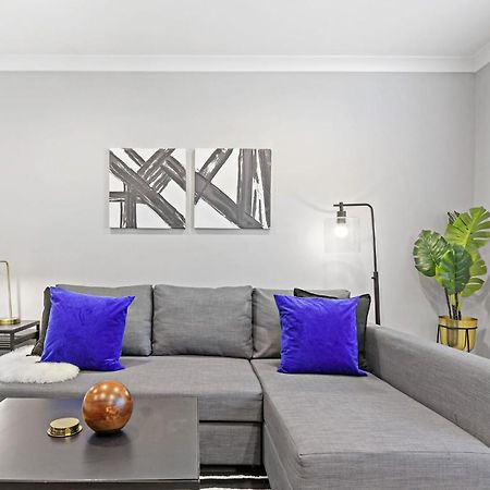 Sophisticated Studio Apartment With Modern Kitchen - Oakdale Od2 Rep Chicago Buitenkant foto