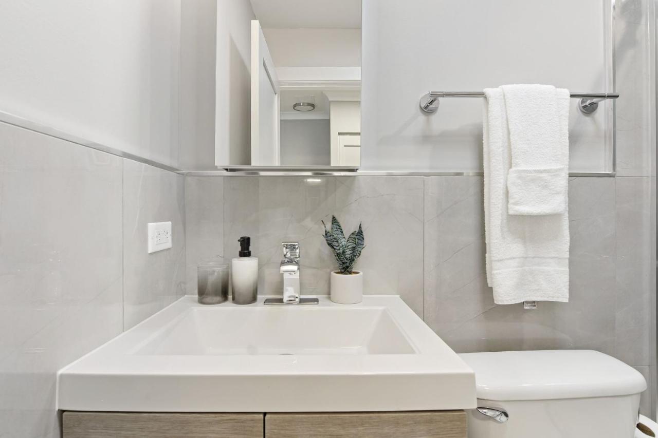 Sophisticated Studio Apartment With Modern Kitchen - Oakdale Od2 Rep Chicago Buitenkant foto