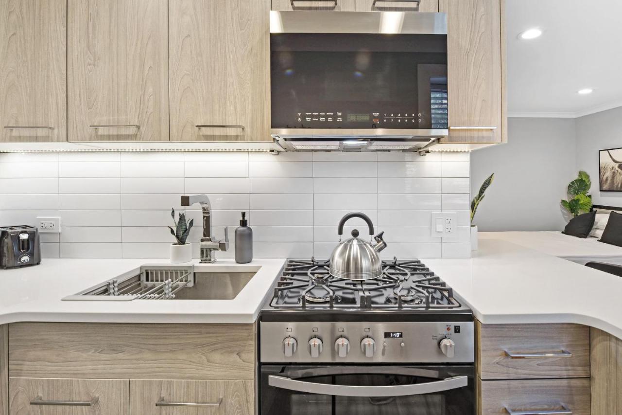 Sophisticated Studio Apartment With Modern Kitchen - Oakdale Od2 Rep Chicago Buitenkant foto
